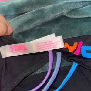 Black bra super cute has a little push up ✨